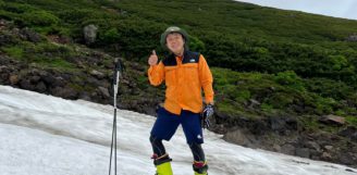 乗鞍大雪渓で夏スキー！！